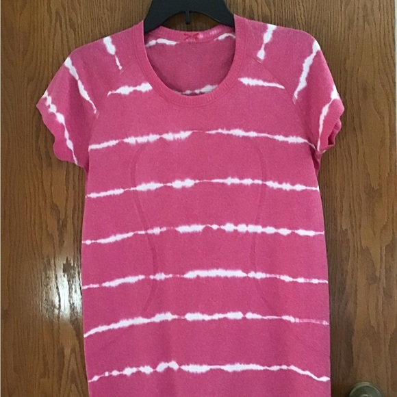 LULULEMON PINK TEE, short sleeve, round neckline - Picture 7 of 7